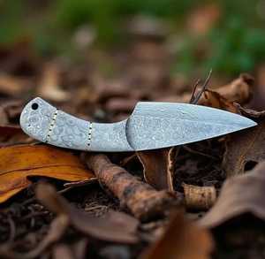 Cuchillo de Acero de Damasco Hecho a Mano Personalizado de Primera Calidad con Funda de Cuero, Cuchillo de Camping 100% Calidad - Product Image 3