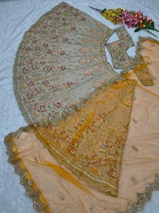 Lehenga Choli nupcial con bordado floral para mujer, con dupatta, de secado rápido, para invierno y verano, conjunto étnico de diseñador para bodas y fiestas. - Product Image 5