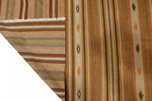 Tapis tissé à la main beige et marron à rayures, avec motifs géométriques et franges - Product Image 6