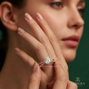 Bague de mode en or rose, taille brillant ronde, avec bande pavée croisée, unique et romantique, cadeau d'anniversaire pour femme - Product Image 6