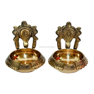 ก้านทองเหลืองบริสุทธิ์และจักระ kuber Diya 3นิ้ว - Product Image 1