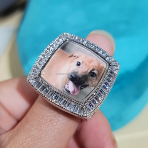 Bague personnalisée glacée avec image personnalisée, bande de déclaration personnalisée avec photo personnalisée pour cadeau commémoratif - Product Image 1