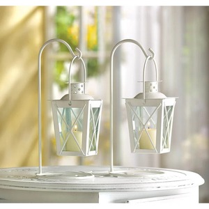 Elegante Farol de Metal con Acabado Blanco y Soporte, Apto para Centro de Mesa y Decoración Interior y Exterior, Hecho a Mano en India - Product Image 4