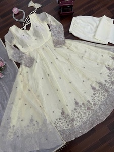 Elegante Conjunto de Vestido Anarkali con Pantalón y Dupatta para Mujer, Diseño de Seda Fendy, Vestido Largo Ideal para Bodas, Festivales y Ocasiones Especiales - Product Image 4