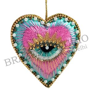 บราซีล สตูดิโอ งานแฮนด์เมด ผลิตภัณฑ์รักษ์โลก ผ้ากำมะหยี่ ผ้าซาติน ประดับลูกปัด ปักลาย ตกแต่งต้นคริสต์มาส ขนาด 4 นิ้ว 10 ซม. ผลิตตามสั่ง สีทอง จากโรงงาน - Product Image 2