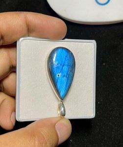 Colgante de Labradorita Azul – Plata de Ley 92.5, Gema Multifacética - Product Image 3