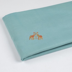 Nouveauté : Tissu en coton naturel teint à la main, uni, pour uniformes et chemises - Product Image 2