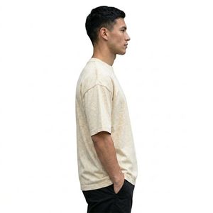 T-shirt personnalisé pour homme à col en V, coupe classique, avec bordure contrastée imprimée en sérigraphie, 100% coton - Product Image 3