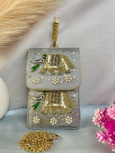 Pochettes à bijoux mobiles en lin brodé motif éléphant avec chaîne, étanches et légères, pour demoiselles d'honneur, anniversaires, Diwali, cadeaux et Jaggo - Product Image 6