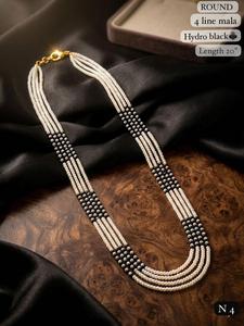 Elegante Collar Mala de Perlas Blancas de 4 Hileras y Cuentas Hidro Negras, Collar de Cuentas Redondas Multicapa de 20 Pulgadas para Mujer - Product Image 6