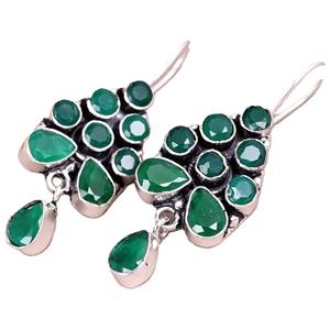 Boucles d'oreilles pendantes en argent oxydé, style bohème tribal ethnique, motif floral, avec grappe de pierres vertes, bijoux vintage pour festival - Product Image 1