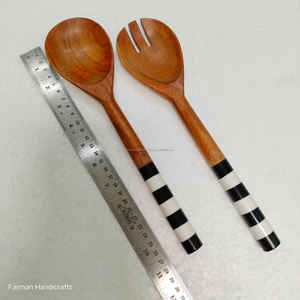 Cuchara de Servir de Lujo Hecha a Mano con Madera de Acacia y Mango de Resina, Utensilio Ecológico para Fiestas a Buen Precio - Product Image 4