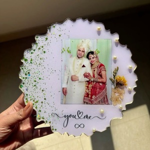 Handmade Eco-Friendly Durable Round Resin <b>Photo</b> <b>Frame</b> with <b>Gold</b> Foil Edge for Wedding Couple Name Date Keepsake - Product Image 2