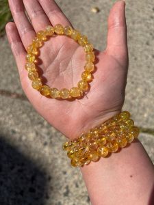 Bracelet en perles de résine design, bijoux faits à la main colorés pour femmes - Product Image 1