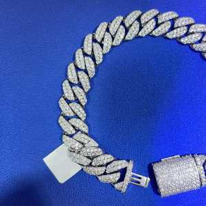 Pulsera de eslabones cubanos de plata de ley 925 de lujo con micro pavé de moissanita VVS para hombre, para uso diario. - Product Image 2
