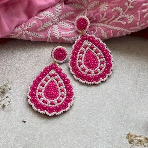 Pendientes Largos con Borlas de Cuentas Tejidas a Mano, Diseño Mosaico, Color Rojo, Morado y Verde, Nueva Colección, Gran Venta - Product Image 2