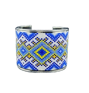 La pulsera Miyuki hecha a mano con cuidado captura la esencia del estilo tribal del Sudoeste para mujeres - Product Image 2