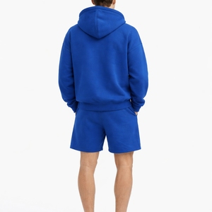 Ensemble sweat à capuche et short de couleur unie pour homme – Survêtement décontracté deux pièces confortable pour la gym et les activités sportives – Tenue durable en tissu résistant - Product Image 2