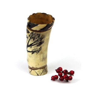 Vaso Ecológico de Cuerno Natural con Diseño Rústico de Pájaro Pintado a Mano de REHMAN CRAFT - Product Image 6