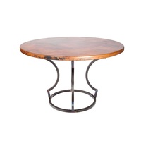 Table basse moderne de luxe en métal avec plateau en bois, pièce de mobilier design pour les espaces de vie et de travail haut de gamme