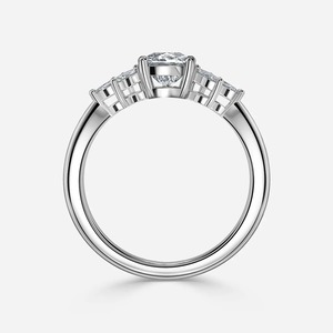 Anillo de Compromiso con Diamante Ovalado de 3.3CT Cultivado en Laboratorio, con Piedras Laterales en Forma de Hoja Marquise, Oro de 14K, OEM - Product Image 4