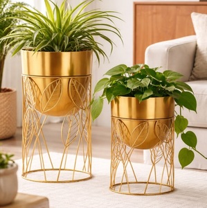 Support de pot de fleurs en métal doré, écologique et durable, pour intérieur et extérieur, design cylindrique en fil métallique, moderne et luxueux pour la maison - Product Image 6