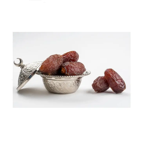 Maravilloso Plato de Servir con Almendras, Anacardos y Pasas, Hecho a Mano en Metal, Plato de Frutos Secos para Mesa de Ramadán - Product Image 1
