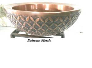 Lavabo rond de luxe en cuivre à double paroi Delicate Metals DS-217, finition cuivre antique, 40 cm, lavabo à poser, gaufré, durable - Product Image 3