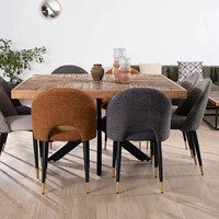 Table à manger carrée Vandana Ivory Field 140 cm, finition acacia chevron avec pieds en métal noir croisés