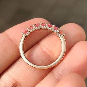 แหวนแต่งงานเพชรชมพูทรงกลมขนาด 1.00-2.00 กะรัต เพาะเลี้ยงในห้องปฏิบัติการ ได้รับการรับรองจาก IGI แบบครึ่งวงนิรันดร์ ทอง 14K/18K หรือ PT950 S925 - Product Image 6