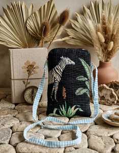 Sac bandoulière en PU brodé à imprimé animalier avec sangle en nylon, fermeture éclair, pochette de toilette écologique pour le voyage - Product Image 3