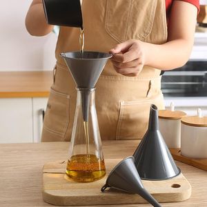 Set di 3 imboccatori da cucina rotondi in plastica resistente, imboccatori multifunzionali per riempire bottiglie e lattine, set di utensili da cucina - Product Image 5