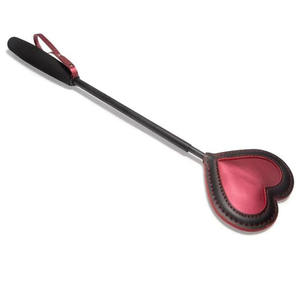 แส้หนัง PU สีดำและสีแดง หัวรูปหัวใจ สำหรับใช้กับม้า - Product Image 6