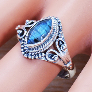 Bague personnalisée en argent sterling 925 avec labradorite naturelle facettée en marquise, fabrication OEM ODM, marque privée, vente en gros - Product Image 1
