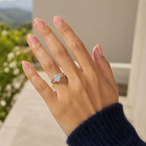 Bague de fiançailles en or jaune plaqué 14 carats avec moissanite, cinq pierres, bague de demande en mariage, diamant taille ovale, pour femme - Product Image 4