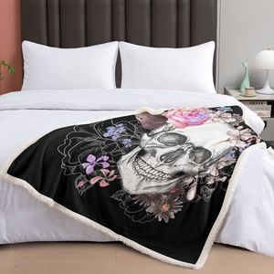 Collezione di Cappotti da Donna e Altri Tessili per la Casa 60 Pollici - Product Image 4