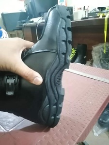 Zapatos de Piel para Motocicleta para Hombre 2023 Botas de Carreras para Pilotos en Cuero Negro Equipo de Turismo para Automovilismo y Prendas de Piel - Product Image 4