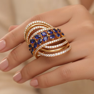 Bague en or de luxe multi-couches avec saphir bleu en forme de poire pour les bijoux de mariage et de fête pour femmes - Product Image 1