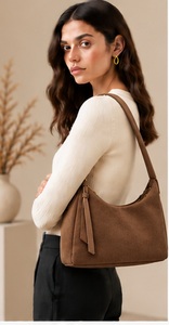 Bolso de Hombro Gravs Premium de Cuero Genuino Estilo Vintage Inglés para Mujer, Suave, Minimalista, con Correa Única y Cierre de Cremallera, para Uso Diario - Product Image 3