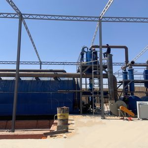 Usine de pyrolyse de pneus en <span class=keywords><strong>Iran</strong></span>, 50 tonnes par jour, usine de pyrolyse de pneus et de plastique usagés pour la production d'huile, machine de pyrolyse automatique PLC - Product Image 3