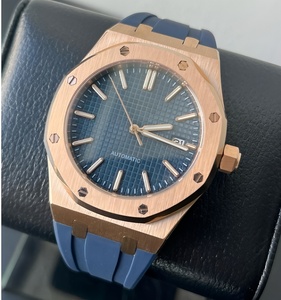 Montre modifiée Hercules sur mesure avec logo, mouvement Seiko NH35, or rose et bleu marine - Product Image 1