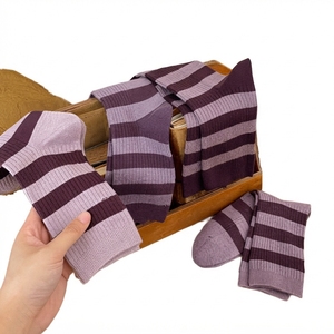 Wholesale <b>Men</b> Athletic Crew <b>Socks</b> Custom Logo Moisture Wicking Cushioned <b>Sports</b> <b>Socks</b> for Running Training and Gym - Product Image 2