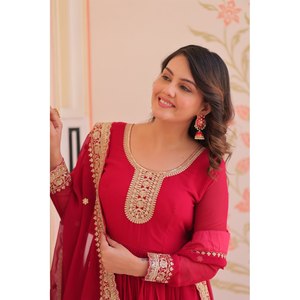 Ensemble de créateur pour femmes Belle robe et Dupatta pour la fête - Product Image 4