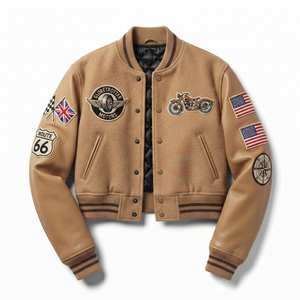 Chaqueta Varsity de Lana con Bordado Chenille Personalizado, Mangas de Cuero y Cierre de Botones, Venta al Por Mayor, Ropa Urbana para Mujer - Product Image 3