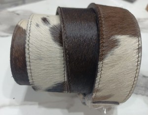 Ceinture de luxe en cuir à poils de vache pour hommes et femmes, avec boucle ardillon, ceintures en cuir à poils véritable sur mesure, ceintures habillées authentiques du Pakistan - Product Image 1