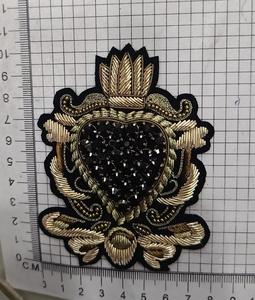 Écusson d'uniforme brodé sur mesure avec broderie en fil d'or - Product Image 5