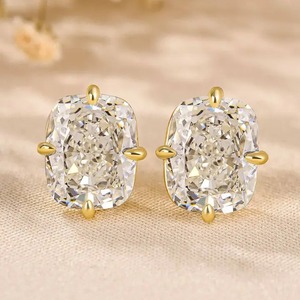 Boucles d'oreilles clous pour femme en argent sterling 925, design tendance, moissanite 4,0 carats, taille coussin vintage 8x10mm, 4 griffes, blanc/jaune - Product Image 1