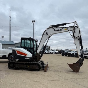 Excavadora compacta Bobcat E85 en venta, máquina de alto rendimiento diseñada para obras de construcción y demolición. - Product Image 4