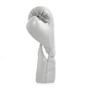 Guantes de Kickboxing con Cordones Color Gris, Modelo Reciente, Calidad Premium, Guantes de Boxeo de Cuero Genuino para Muay Thai - Product Image 3