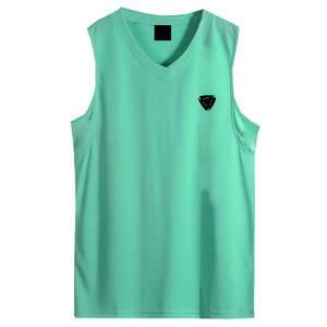 Maillot de basket-ball haute performance en tissu polyester doux, conçu pour les mouvements rapides et les longues séances d'entraînement - Product Image 1